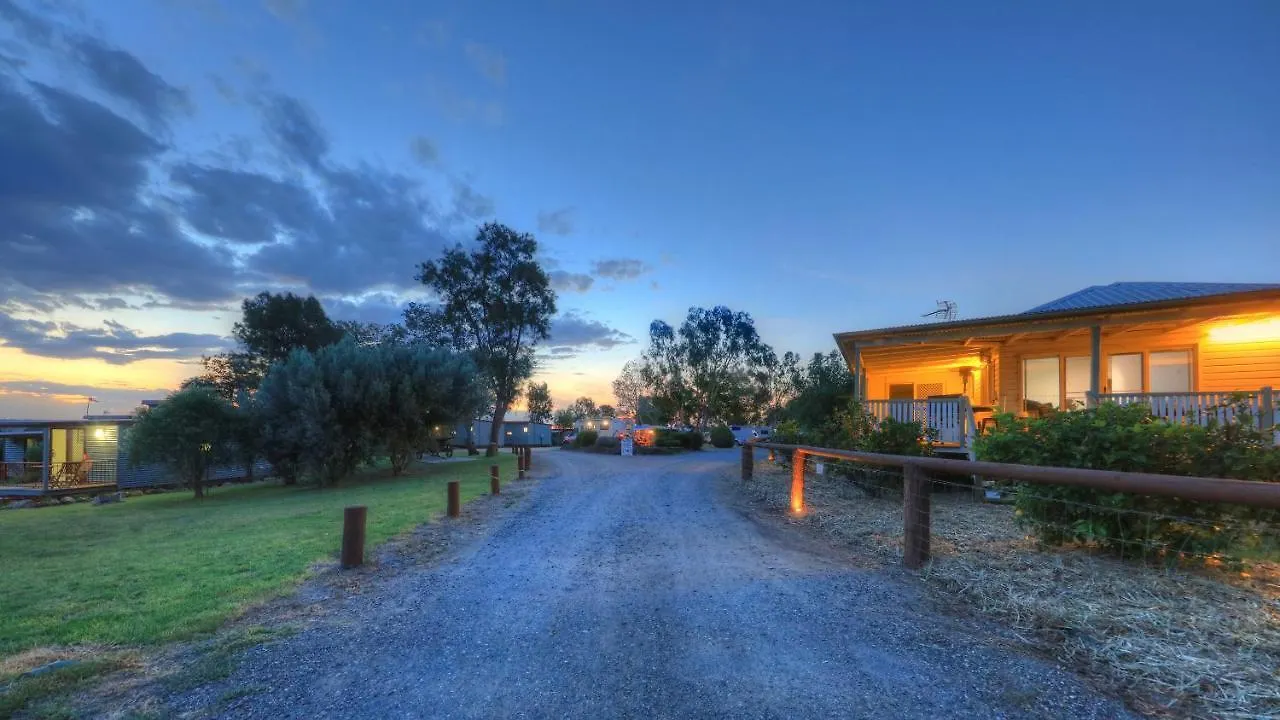 Killarney View Cabins And Caravan Park