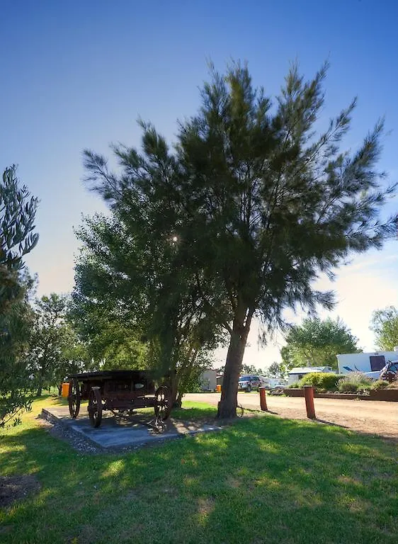 Killarney View Cabins And Caravan Park 3*,